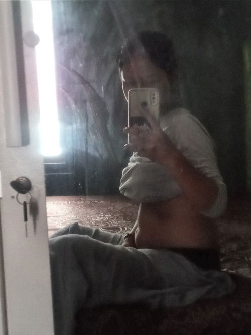 Bunda" mau nanya dong 
Aku udah 18 weks tapi perut masih segini wajar gak si bun?