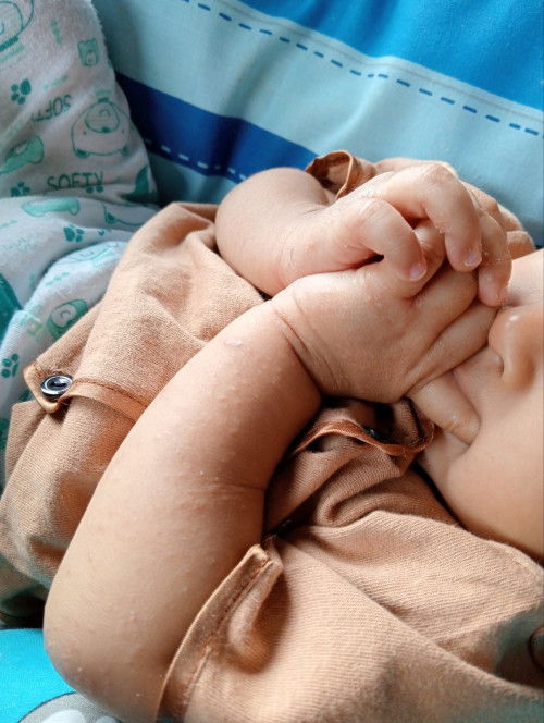 Bayi bunda pernah gini juga gak???
