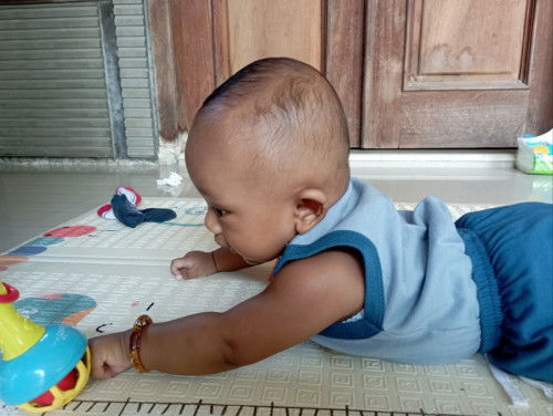 Bayi usia 4bulan 13 hari