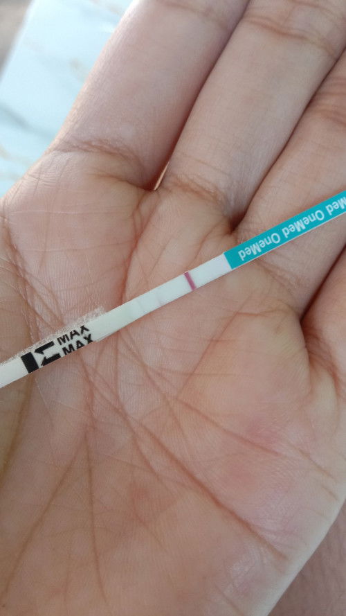 Bun kemarin tespek aku garis 2 samr satu tebal..TPI ovutes 2 garis dkat maksmal.itu kenpa ya bun