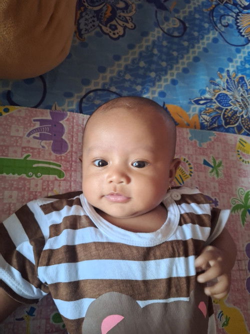 Mata sipit sebelah