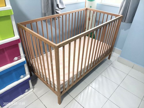 Salam dan hi. Saya nak letgo baby cot(used), bumper pad(new) dan cadar(new) IKEA.