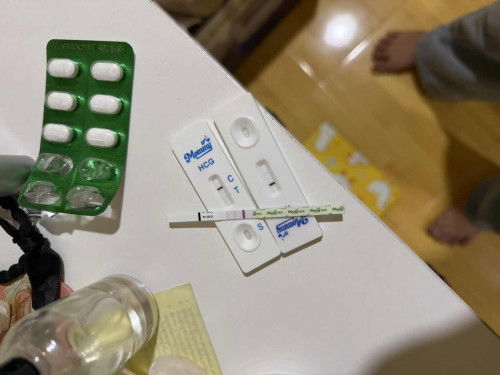 เป็นpcosค่ะ หมอแนะนำให้กินยาคุม กินไป3เดือนและหยุดกินได้2เดือน ตรวจขึ้นแบบนี้ คือท้องจริงไหมค่ะ🥹