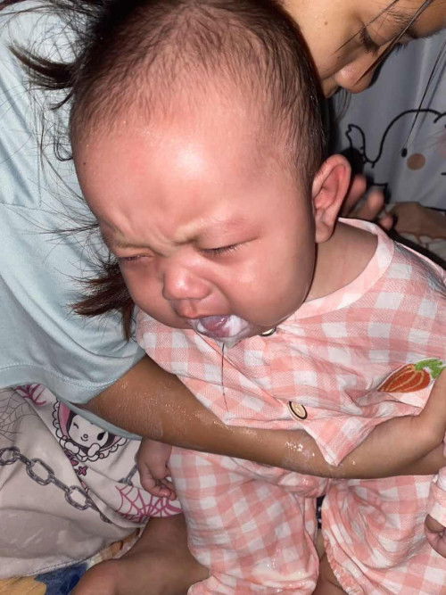 น้องอ้วกแบบนี้เกือบทุกคืนเป็นเพราะอะไรค่ะ จะเป็นเฉพาะกลางคืนน้อง6เดือนกินนมรอบละ5ออกนน้องจะอ้วกตอน4-5ของทุกคืน