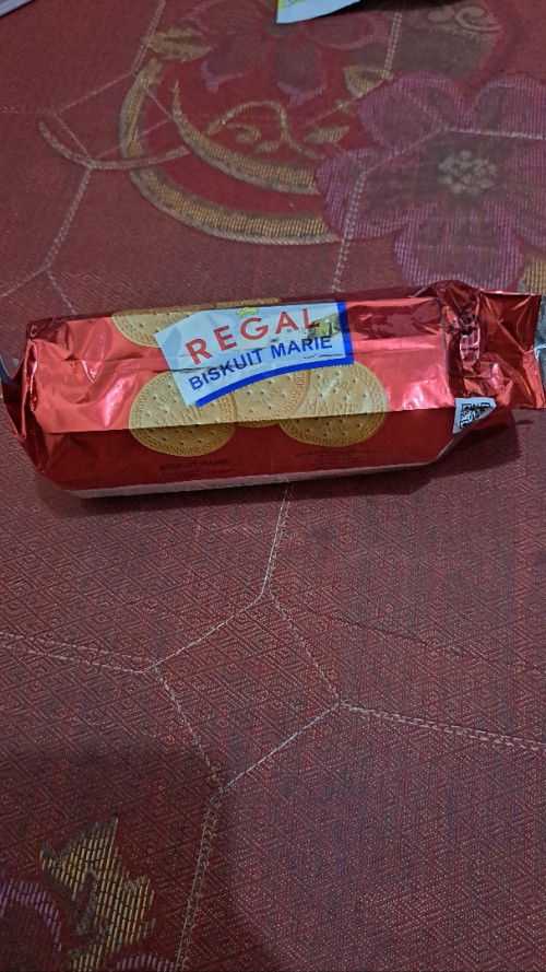 Bund mau tanya dong bayi 8 bulan klo dikasih maem roti regal biskuit merie udah boleh blm sih ?