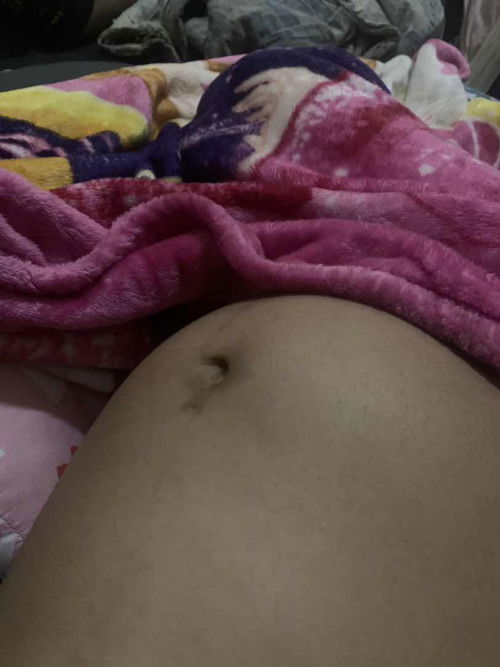 แบบนี้เรียกท้องปั้นแข็งหรือลูกโก่งตัวคะ