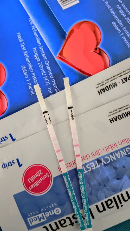 Maaf kakak" mau tanya kalo udah bener" keliatan gini pasti hamil kan ya? Soalnya baru pertama kali