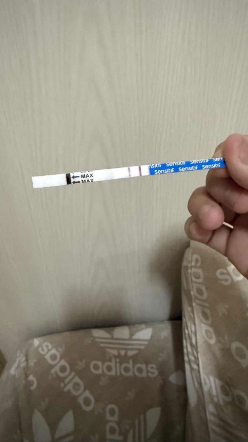 awalnya garis 2 tebal skrg jadi 2 garis 1nya samar apakah berbahaya?