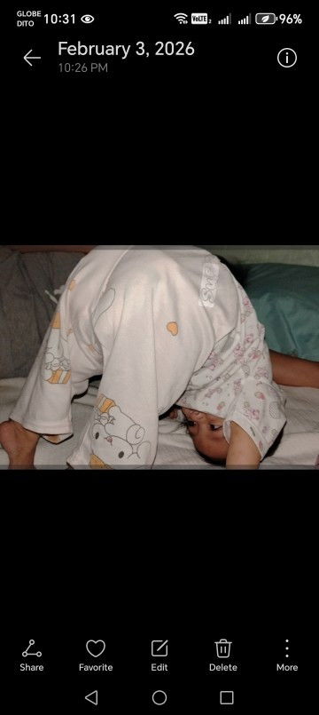 Normal po ba Yung madalas tumutuwad si baby o naglalaro Lang ba sya kapag ganun