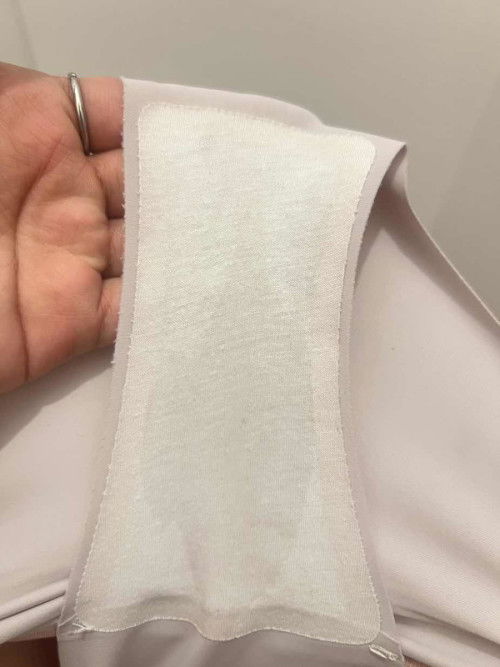 ขอสอบถามแม่ๆค่ะ 24w มีน้ำใสๆแบบนี้ ไม่มีกลิ่นและสี แบบนี้ปกติไหมคะ