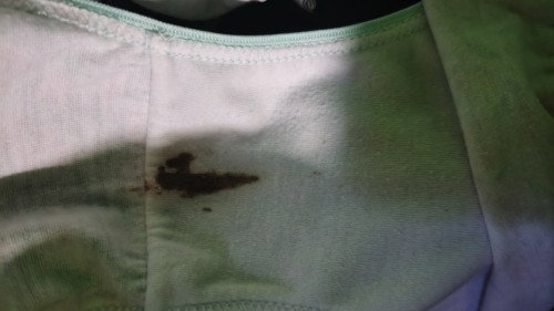 Mommies out there... Is it normal na magkaroon ng spotting during your first trimester?