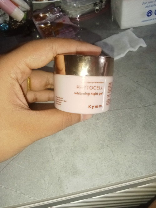Untuk bunda bunda ada yang pakai krim malam ymmskin yang pink