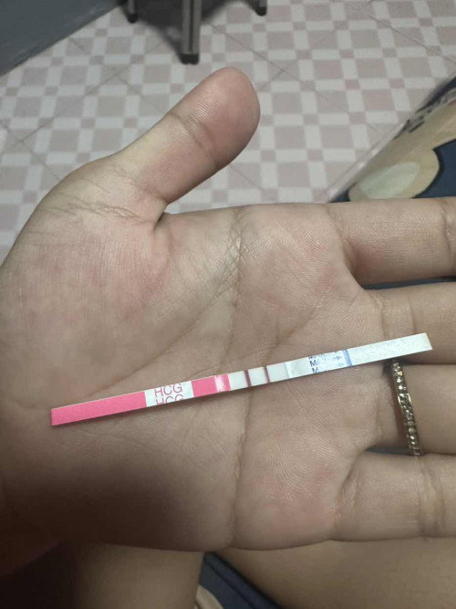 ปจด.ขาด4วันตรวจแล้วขึ้นแบบนี้ คือท้องเลยไหมค่ะ