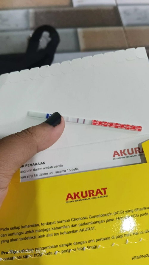 Ada yang pernah ngalamin ga bun?
Hamil.tapi bawaan nya emosi mulu kalo liat wajah pak su🤣