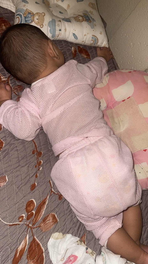 anak tidur meniarap