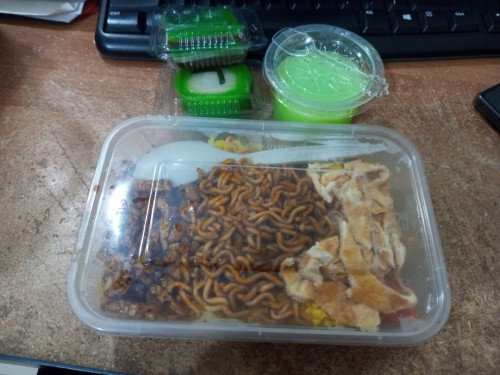 Halo Bun, salam sehat...
Aku mau tanya, klo hamil usia 10 mingguan, makan nasi kuning boleh ga ya?