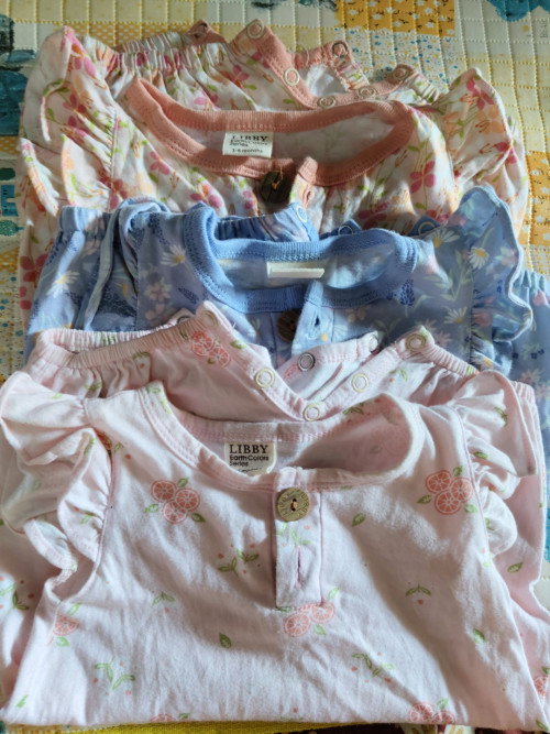 PRELOVED BAJU BAYI perempuan 3-6m