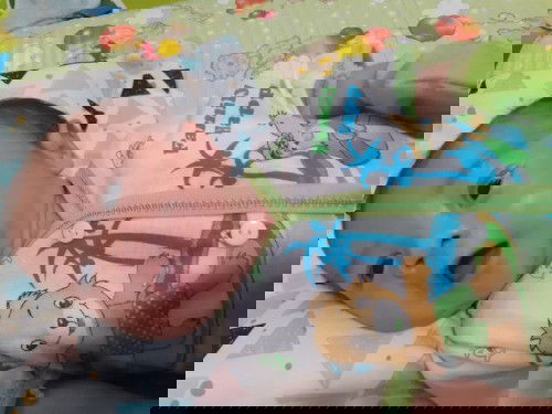 telingan besar sebelah kanan