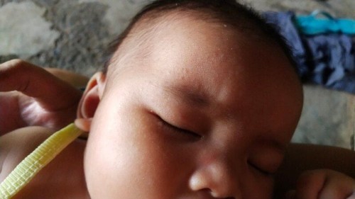 Worried sa mukha ni baby