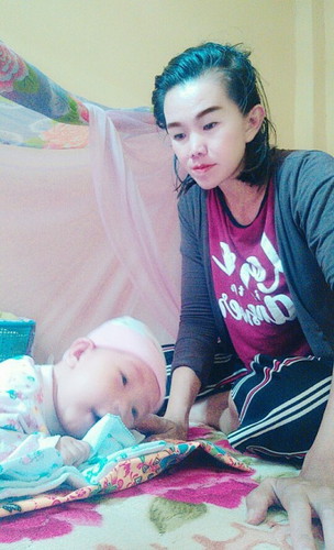 น้องได้สามเดีอนกับสิบเก้าวันแล้วแม่มีปัจหาเรื่องนมไม่พอให้กินนมผงนมอื่นๆลูกก้ไม่ยอมกินเลยแม่เครียดมาก