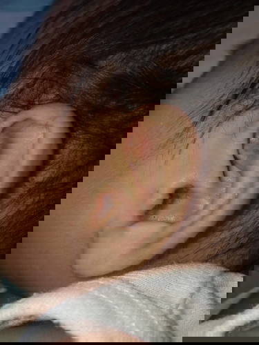 yellowish fluid sa tenga ni baby