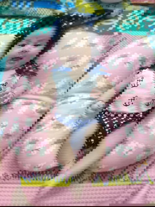 Bé biến bú phải làm sau ?