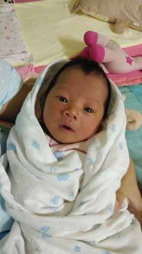 ลูกอายุ11วัน มีอาการเหมือนเป็นหวัดเจ็บคอเจ็บสดือ(สะดือยังไม่หลุด) ตัวรุมๆ ควรทำอย่างไร