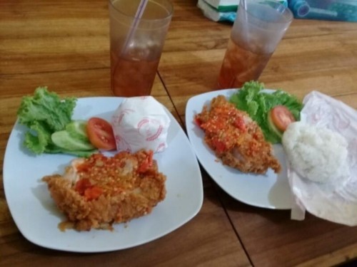 Ada yang suka makan pedes.?