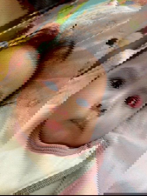 อยากให้ลูกกินนมผงแต่น้องไม่ยอมดูดขวดทำยังไงดีคะตอนนี้น้อง5เดือนแล้วคะคิดว่าน้ำนมแม่ไม่พอคะ