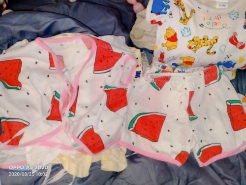 ส่งต่อเสื้อผ้าลูก