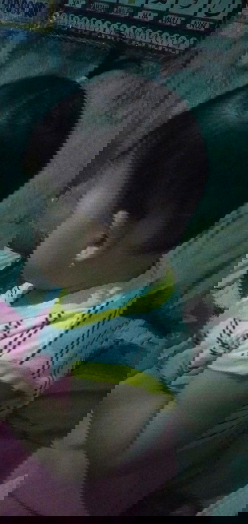 Silang sisir rambut bayi