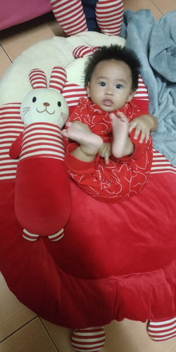 ลูกมีเหงื่อออกที่เท้า จนเปียกตลอดเวลาจะเป็นไรมั้ยค