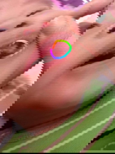 Ano po kaya ung nasa ilalim ng gums ni LO ko? Singaw o mag iipin na? Mag 4 months palang si Lo..