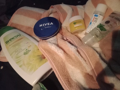 แม่ๆใช้รีมอะไรบำรุงผิวกันบ้างคะ