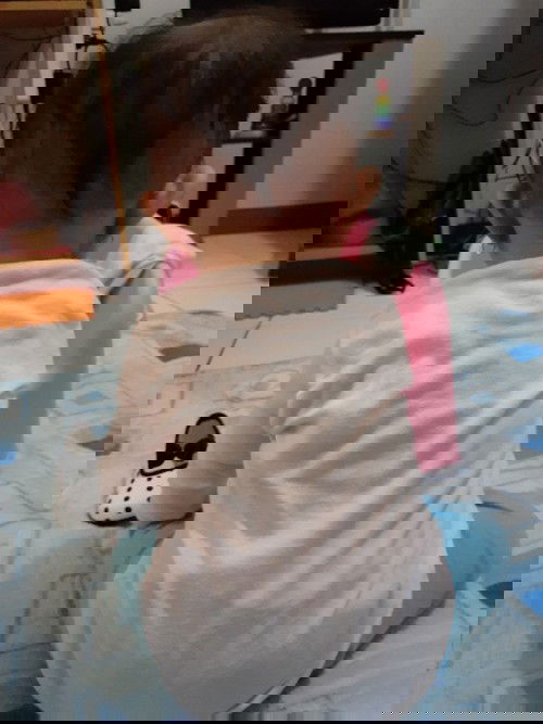 Bayi 7 Bulan belum bisa berguling dan merangkak