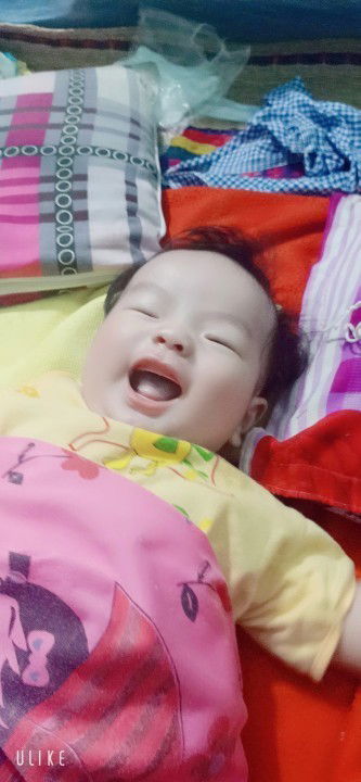 Trẻ 3 tháng tuổi