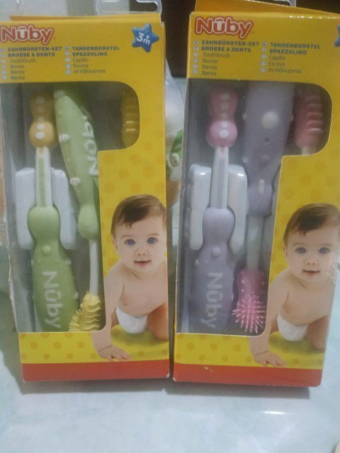 sikat gigi bayi