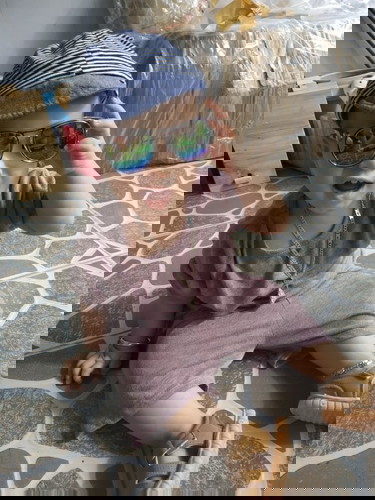 Tập con uống sữa ngoài