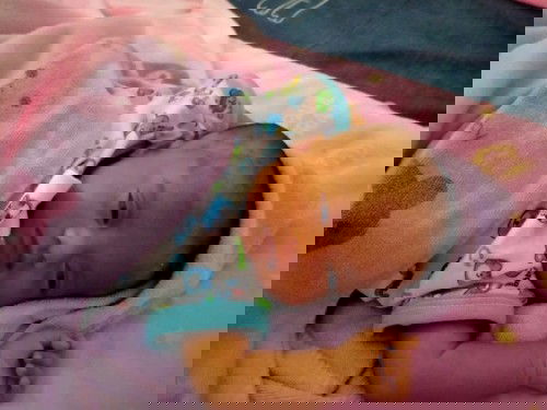 ลูกๆบ้านอื่นเป็นไหมค่ะ น้อง1เดือนเวลานอนหลับชอบละเมอ บิดตัว เหมือนหลับไม่สนิท