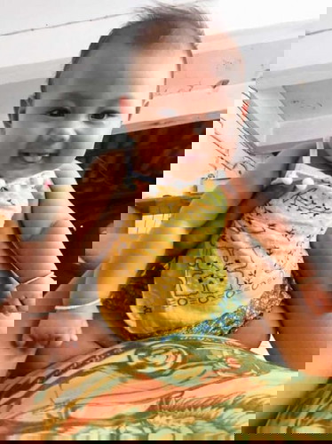 น้องเล่นน้ำลาย