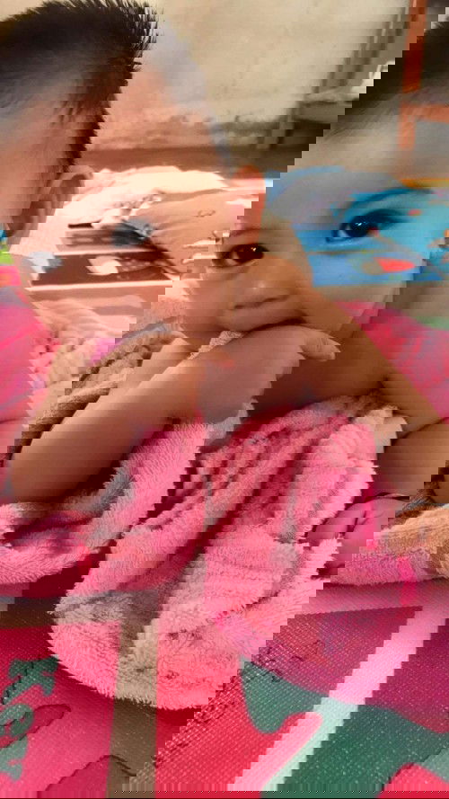 ลูกผมได้8เดือนแล้วแต้แพ้นมชง