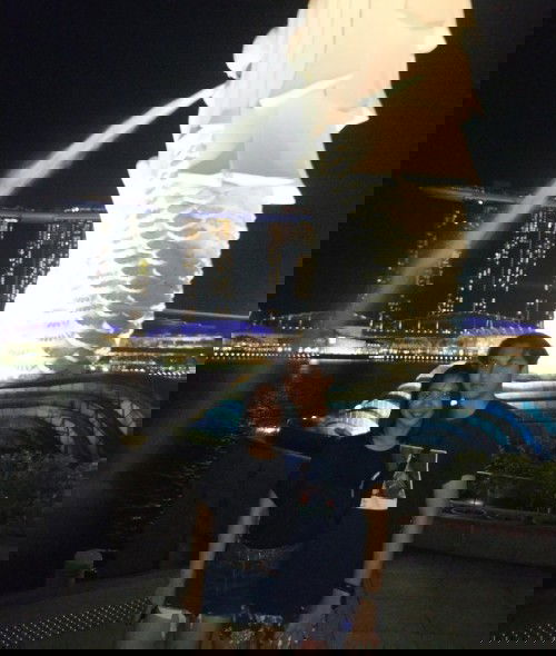 Jalan berdua sama suami