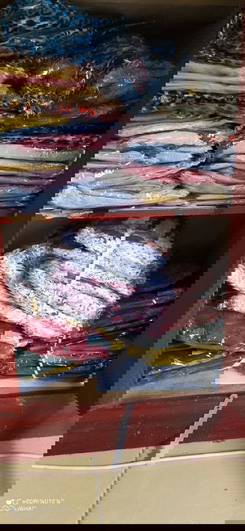 Habis lahiran gak usah diet, liat stok jualan masih banyak begini auoto kurus sendiri 🤭😂😂😂