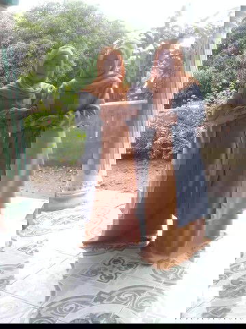 Bun,sya mau tnya,?knp pda saat lahiran ari-ari nya lengket,apa yg mnyebabkan,atw mknan yg d larang?