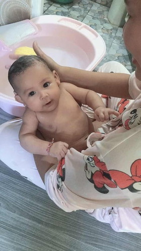 น้องได้2เดือน30วันค่ะ นำ้หนักได้5.8 ถือว่าหน่อยไปไม่ค่ะ