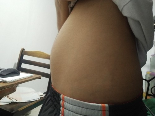 2nd trimester baby bump
