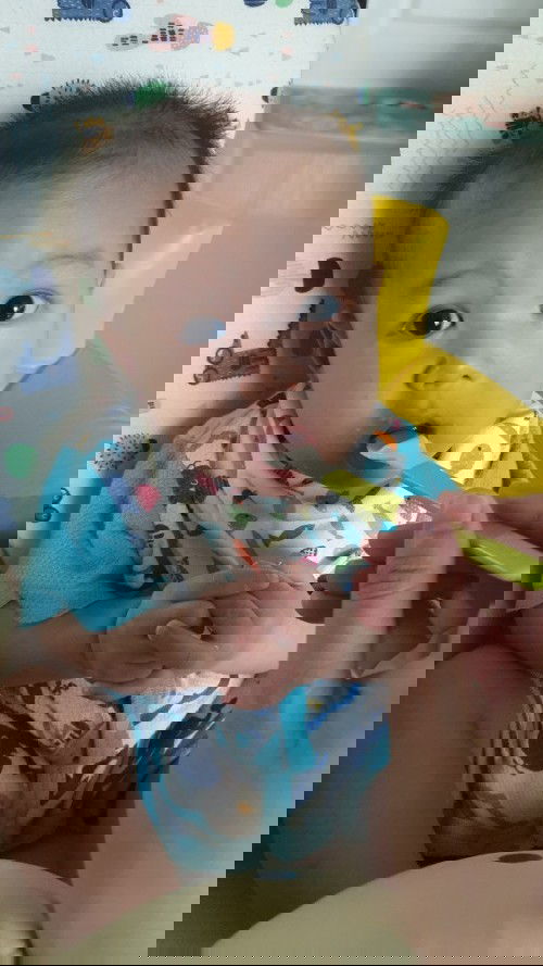 สอบถามแม่ๆค่ะ เริ่มป้อนข้าวบด+ราดนมแม่ตอนน้องกี่เดือนกันค่ะ