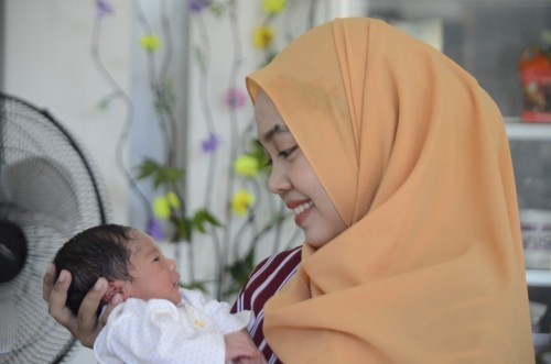 mengASIhi adalah bentuk kasih sayang  kita untuk Bayi