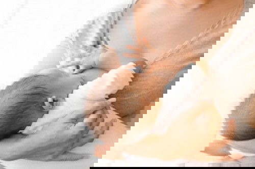 Pentingnya mengASIhi untuk bayi