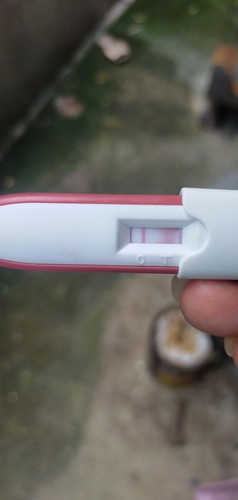 ขีดสองขึ้นใหมคะพี่ๆๆพอดีแอบดีใจว่าเห็นขีดสองตรวจก่อนประจำเดือนมา3วันคะ